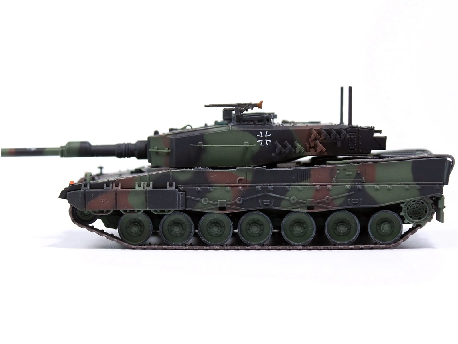 Leopard 2A4 Main Battle Tank "Bundeswehr 361st Panzer Battalion Certain Challenge West Germany" (1988) West German Army "Armor Premium" Series 1/72 Diecast Model by Panzerkampf - Image 2