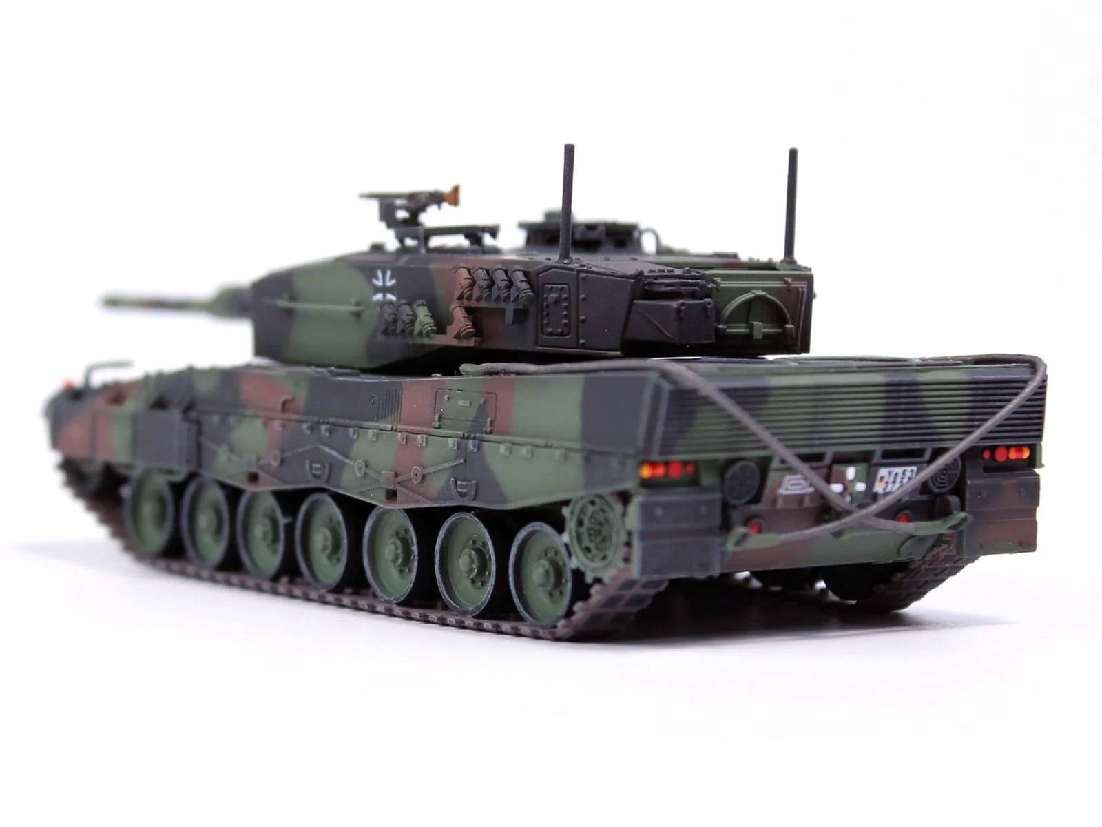 Leopard 2A4 Main Battle Tank "Bundeswehr 361st Panzer Battalion Certain Challenge West Germany" (1988) West German Army "Armor Premium" Series 1/72 Diecast Model by Panzerkampf - Image 3