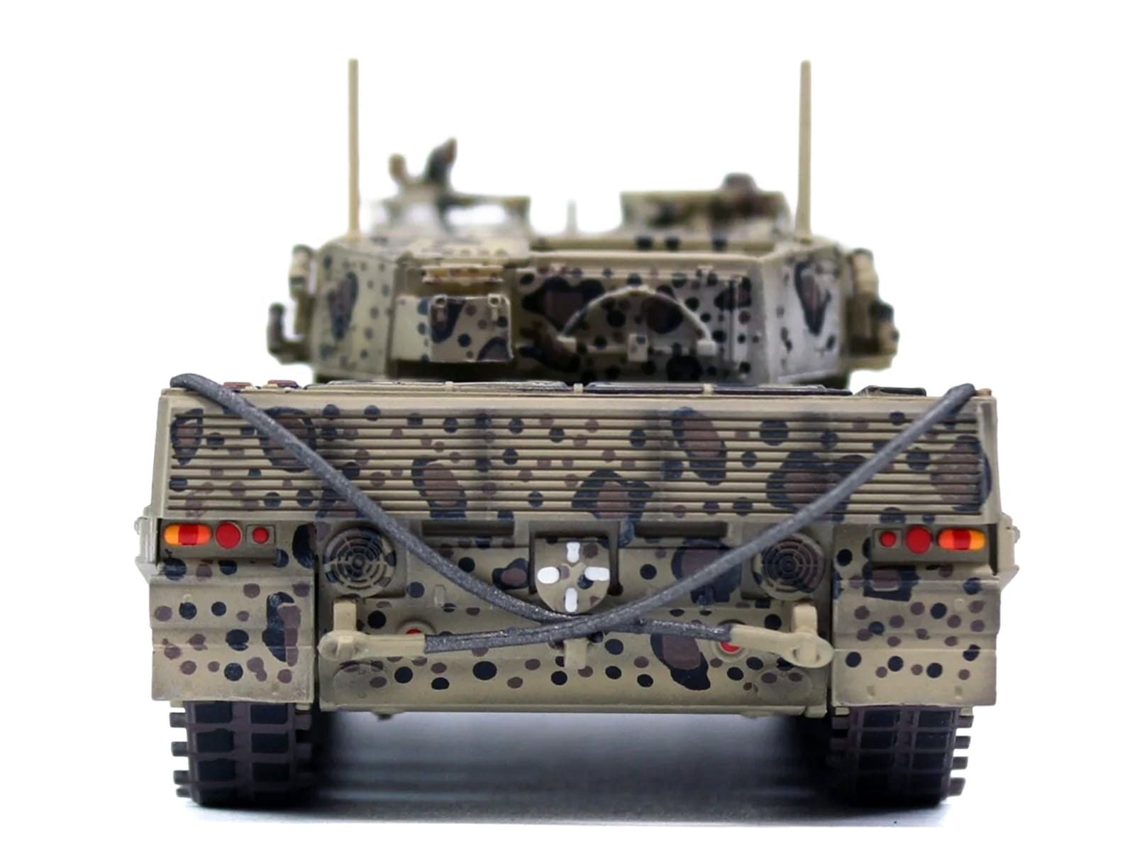 Leopard 2A4 Main Battle Tank "Jaguar Scheme" Austrian Army "Armor Premium" Series 1/72 Diecast Model by Panzerkampf - Image 5