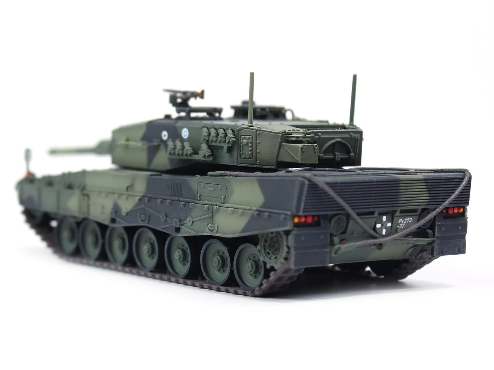 Leopard 2A4 Main Battle Tank "Finland" Finnish Army "Armor Premium" Series 1/72 Diecast Model by Panzerkampf - Image 3