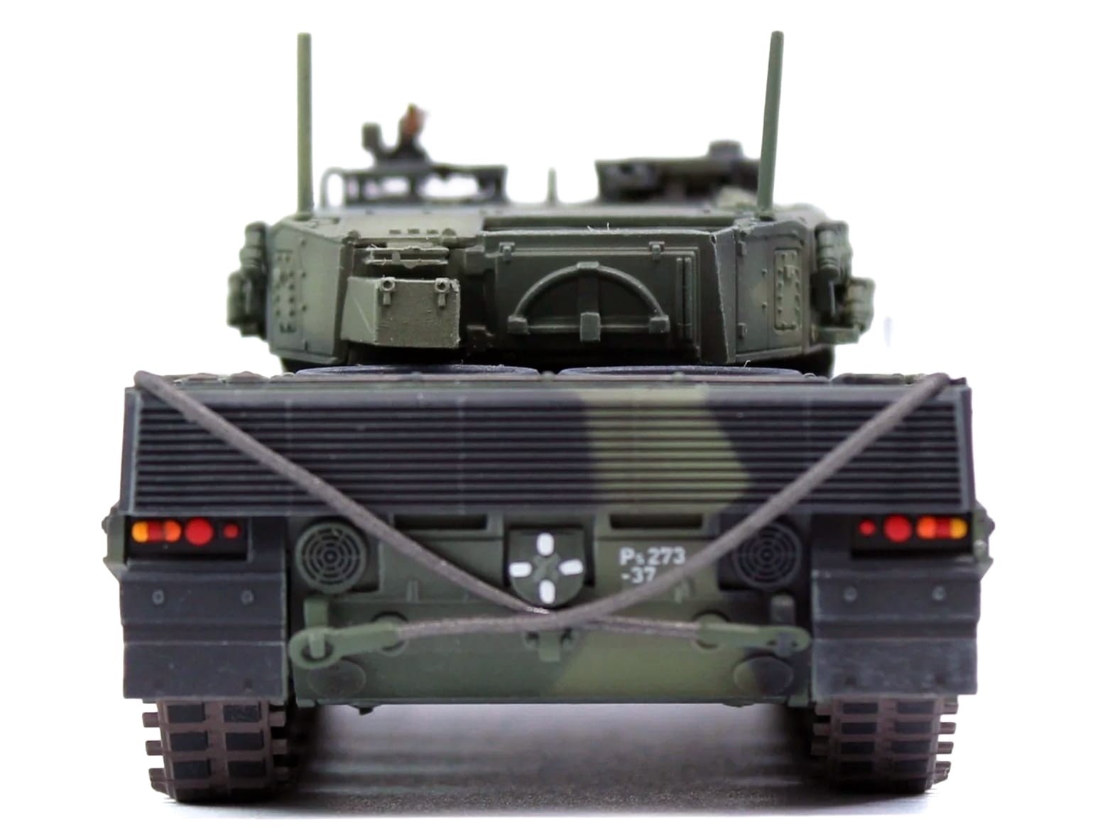 Leopard 2A4 Main Battle Tank "Finland" Finnish Army "Armor Premium" Series 1/72 Diecast Model by Panzerkampf - Image 5