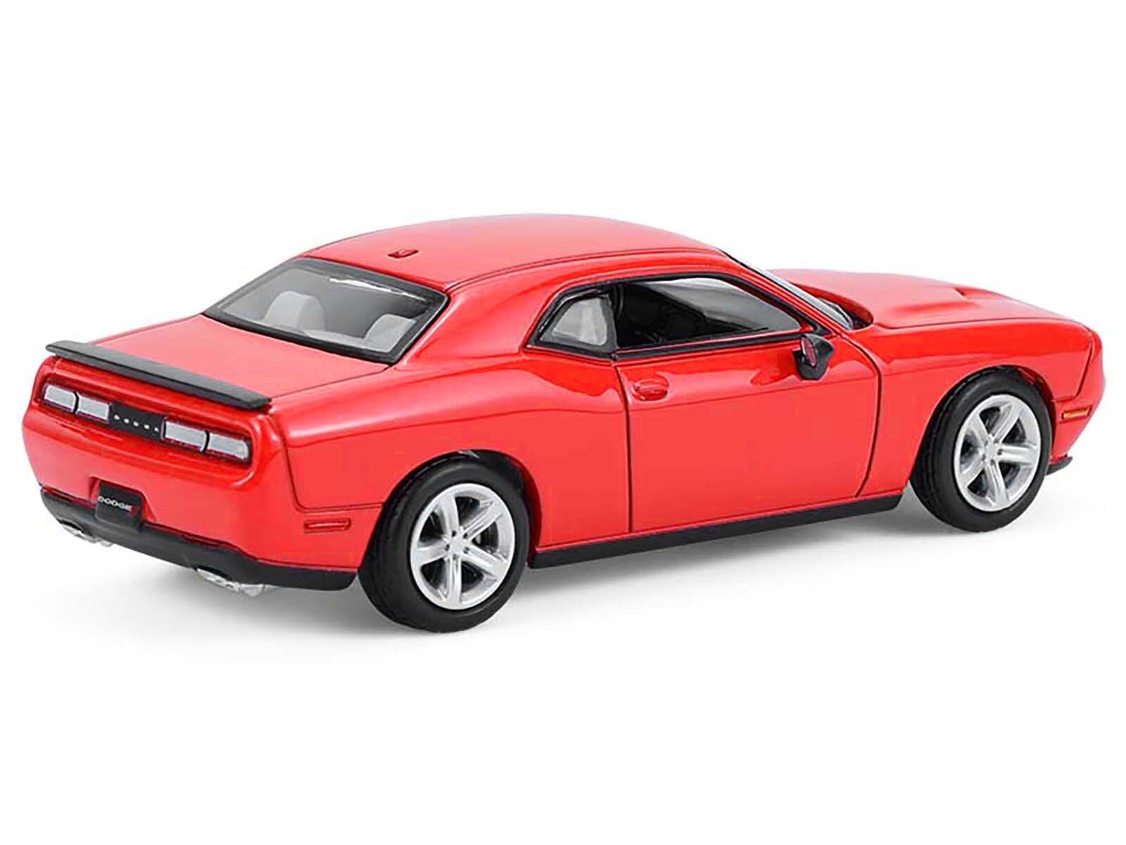 2016 Dodge Challenger RT Torred "GreenLight Muscle" Series 30 1/64 Diecast Model Car by Greenlight - Image 3