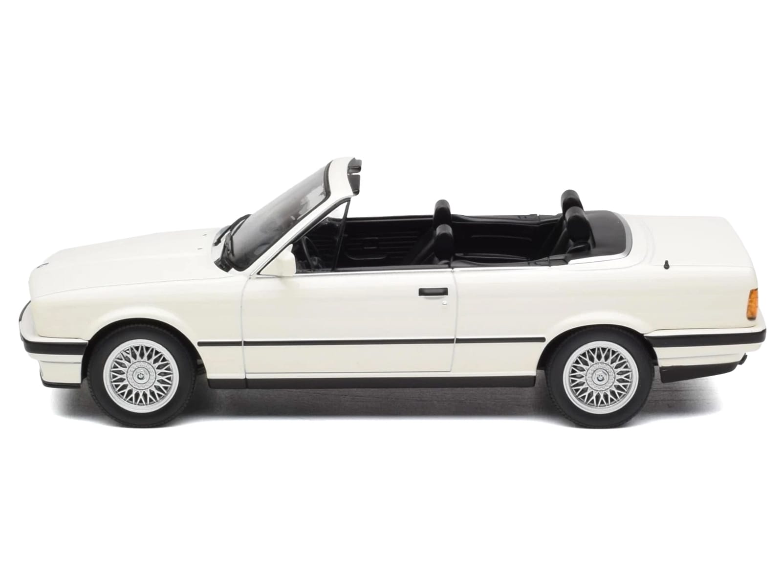 1991 BMW 325i Cabriolet Alpine White 1/18 Diecast Model Car by Norev - Image 3