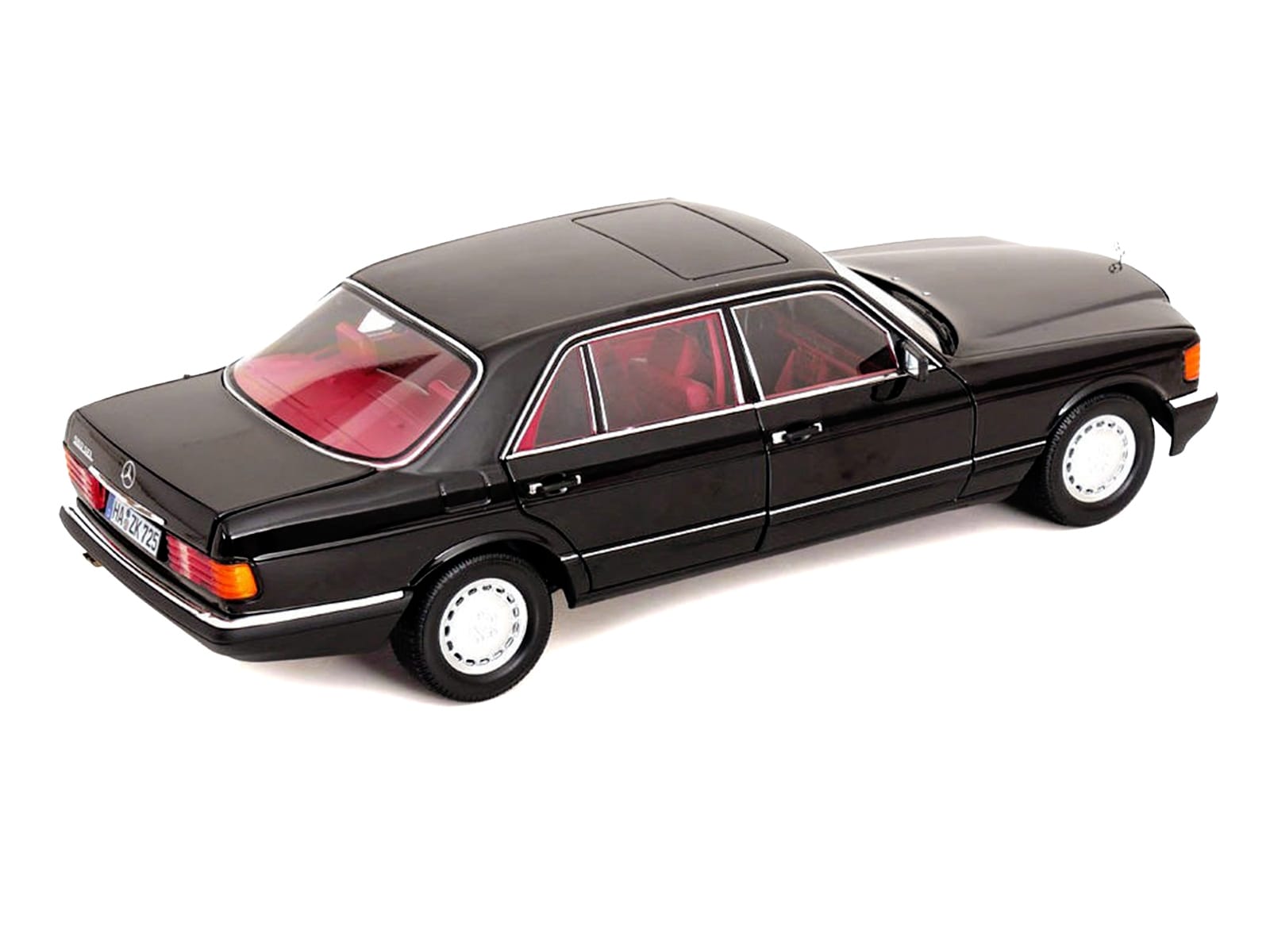 1991 Mercedes-Benz 560 SEL Type W126 Black with Red Interior 1/18 Diecast Model Car by Norev - Image 4