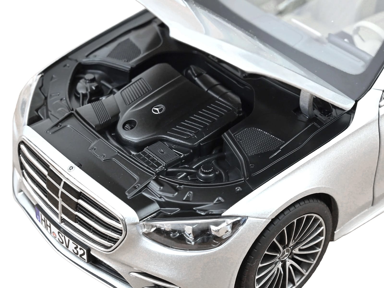 2021 Mercedes-Benz S-Class AMG Line Silver Metallic with Sunroof 1/18 Diecast Model Car by Norev - Image 2