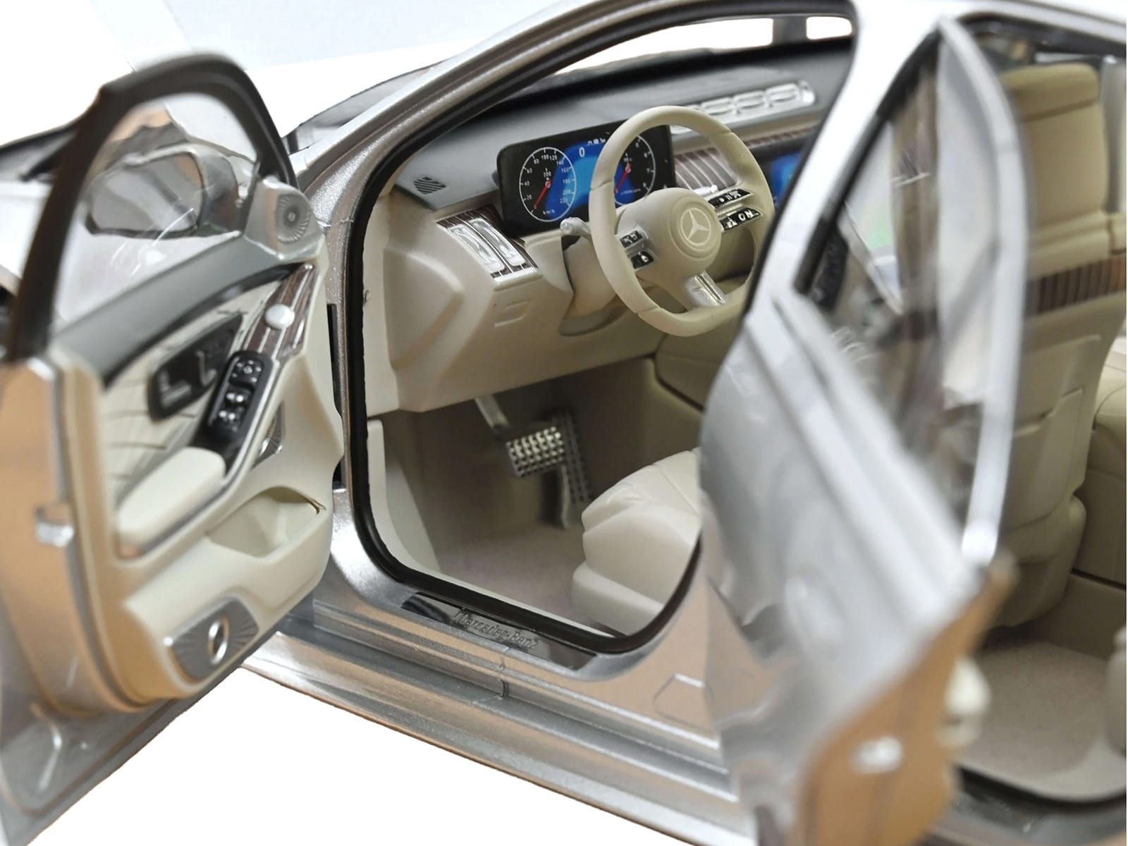 2021 Mercedes-Benz S-Class AMG Line Silver Metallic with Sunroof 1/18 Diecast Model Car by Norev - Image 4