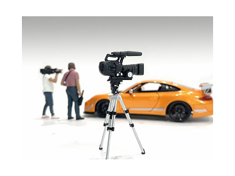 “On-Air” Figure 5 with Standing Camera for 1/18 Scale Models by American Diorama