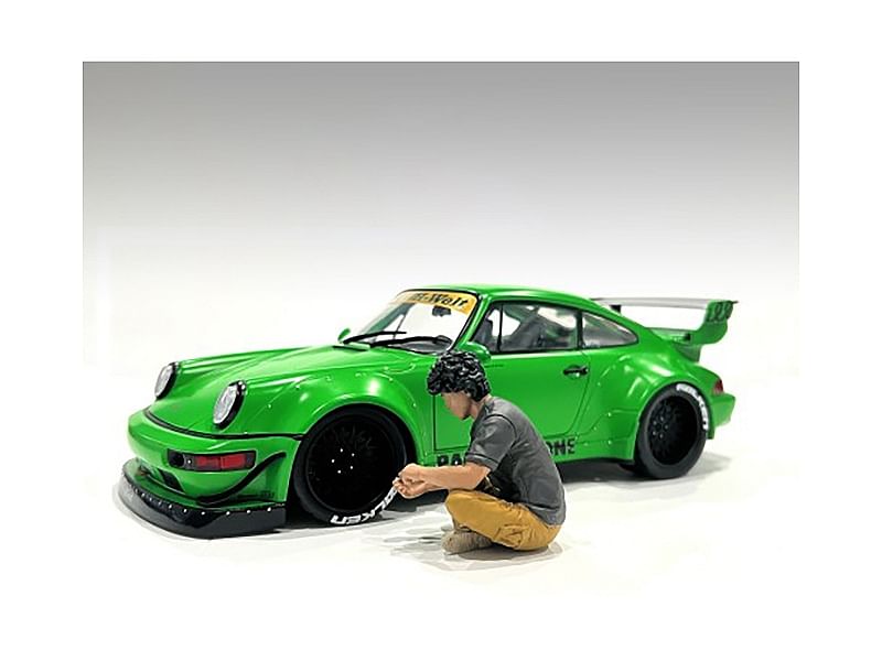 “RWB Legend Akira Nakai” Nakai-San Figure 4 for 1/18 Scale Models by American Diorama