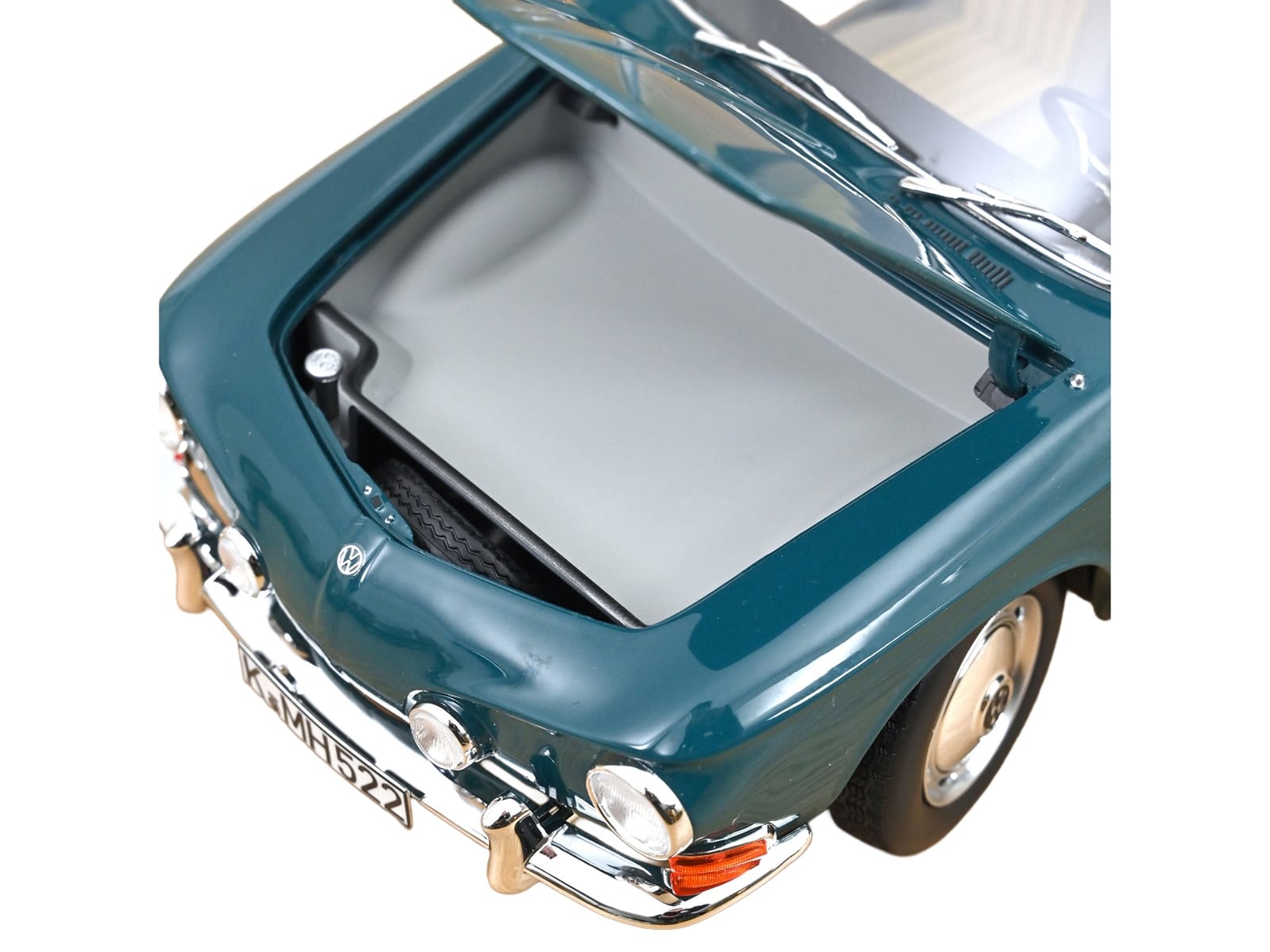1963 Volkswagen Karmann Ghia 1500 Smaragd Green 1/18 Diecast Model Car by Norev - Image 5