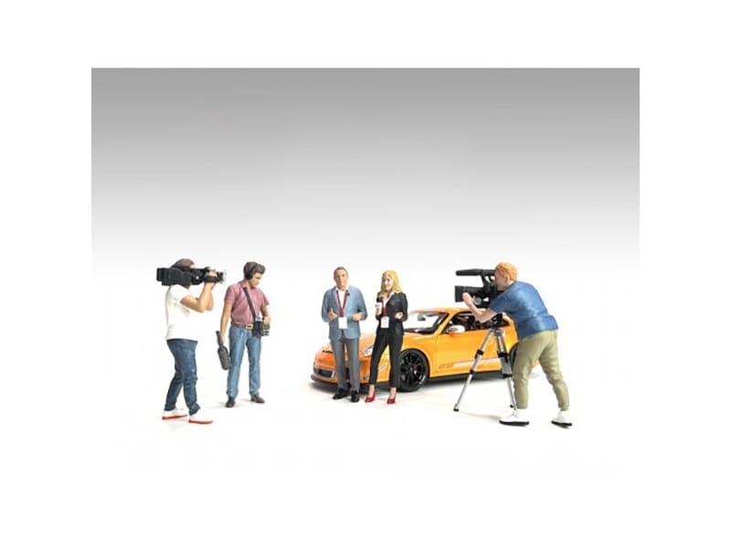 "On-Air" 6 piece Figures and Accessory Set for 1/24 Scale Models by American Diorama - Image 3