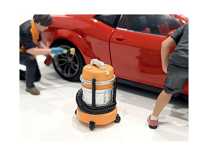 "Detail Masters" Figure 6 (Wet/Dry Vac) for 1/24 Scale Models by American Diorama - Image 2