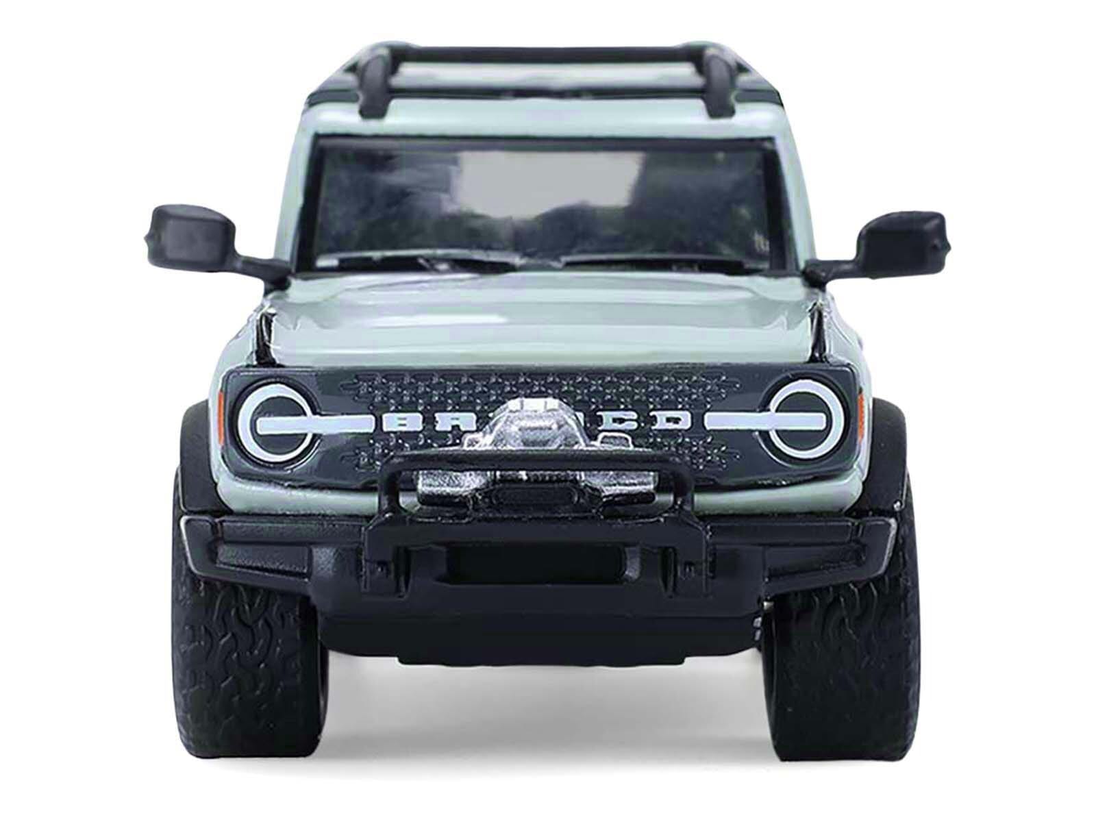 2021 Ford Bronco 4-Door Badlands Cactus Gray with Black Top and Motorcycle with Utility Trailer "Hitch & Tow" Series 33 1/64 Diecast Model Cars by Greenlight - Image 4