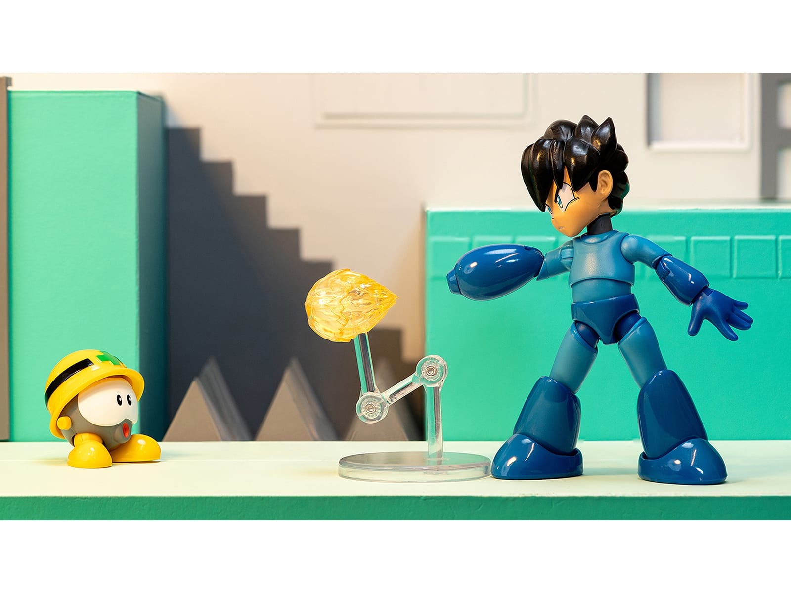 Mega Man 4.5" Moveable Figure (Deluxe Version) with Accessories and Alternate Head and Hands "Mega Man" (1987) Video Game Model by Jada - Image 3