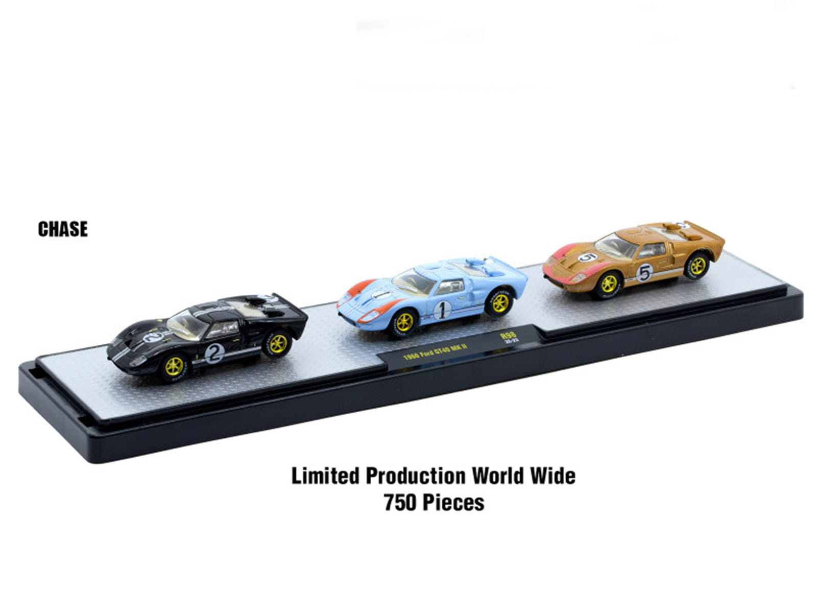 Auto Haulers Set of 3 Trucks Release 98 Limited Edition to 9400 pieces Worldwide 1/64 Diecast Model by M2 Machines - Image 3