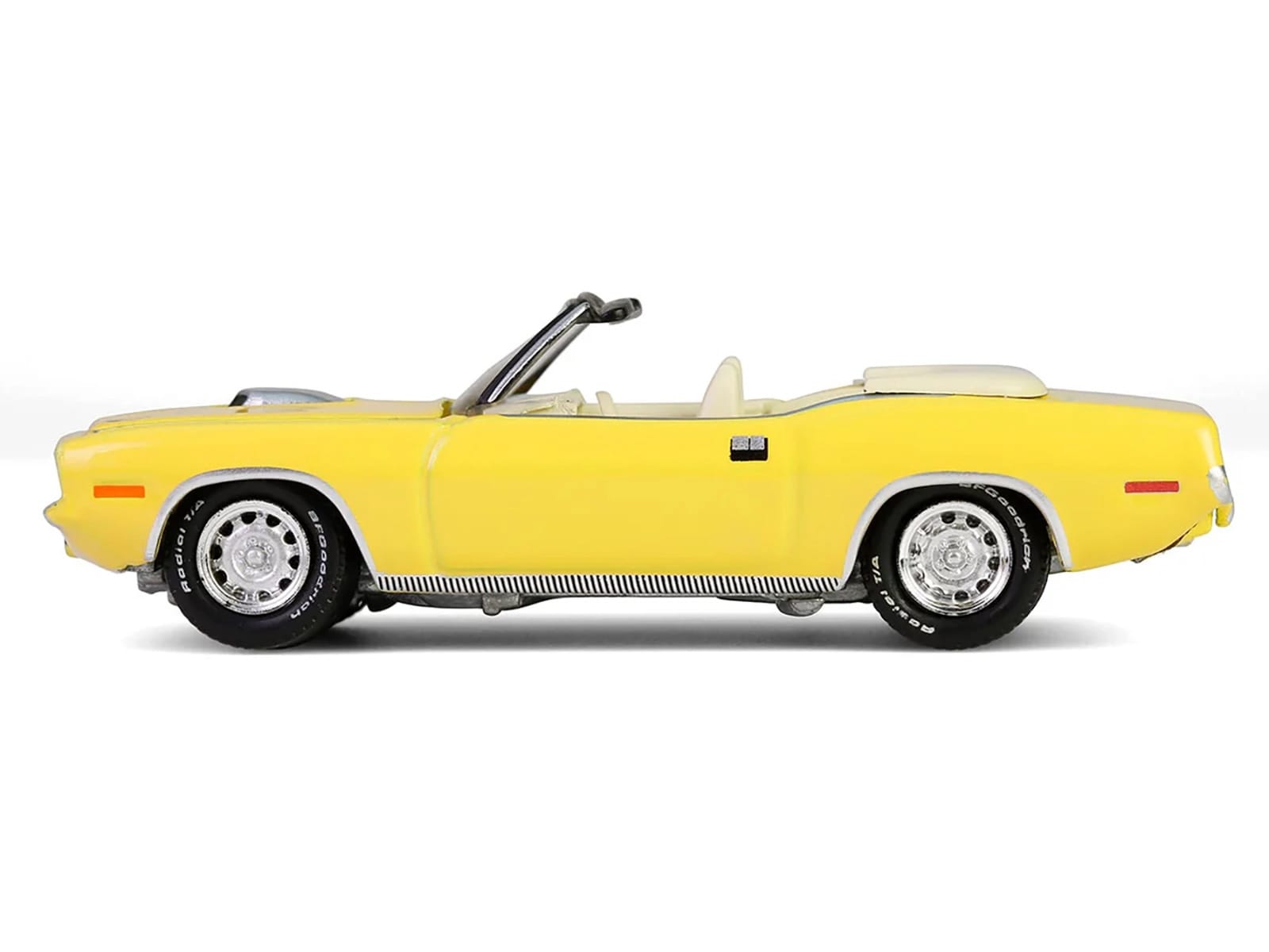 1970 Plymouth 'Cuda Convertible Yellow "Barrett-Jackson" Series 15 1/64 Diecast Model Car by Greenlight - Image 3