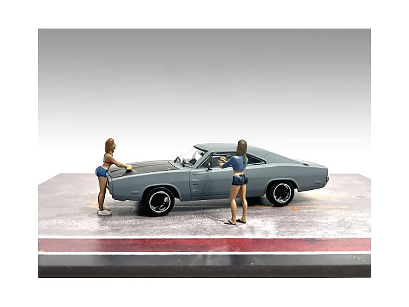 “Car Wash Girls” Set 2 Jessica and Jennifer 2 Piece Figure Set for 1/43 Scale Models by American Diorama