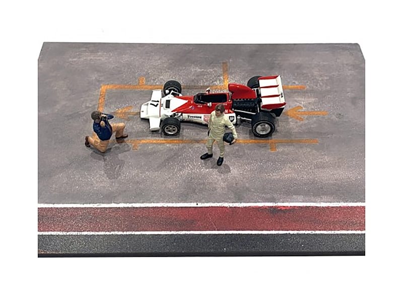 "Race Day" Two Diecast Figures Set 1 for 1/43 Scale Models by American Diorama - Image 2