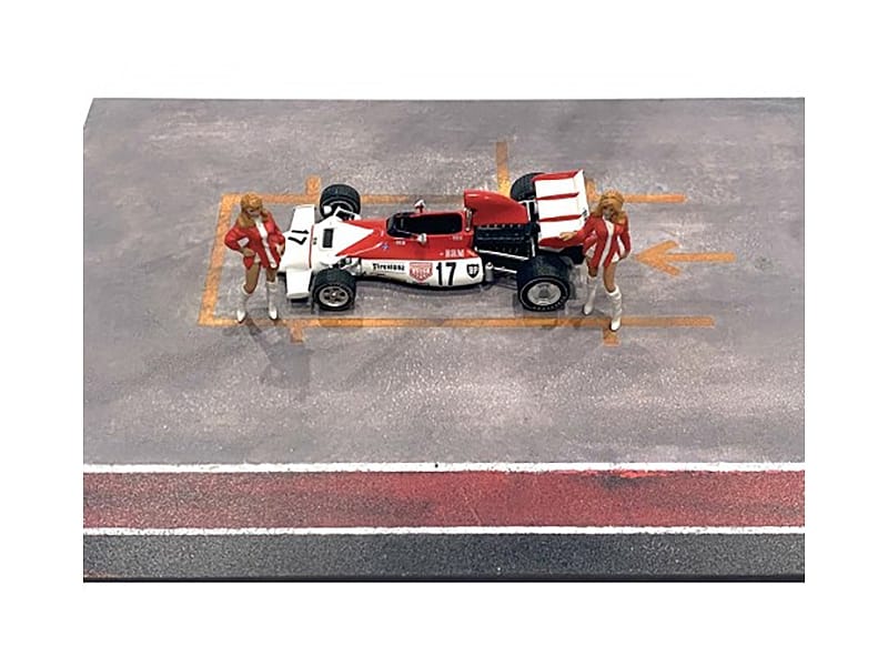 "Race Day" Two Diecast Figures Set 6 for 1/43 Scale Models by American Diorama - Image 2