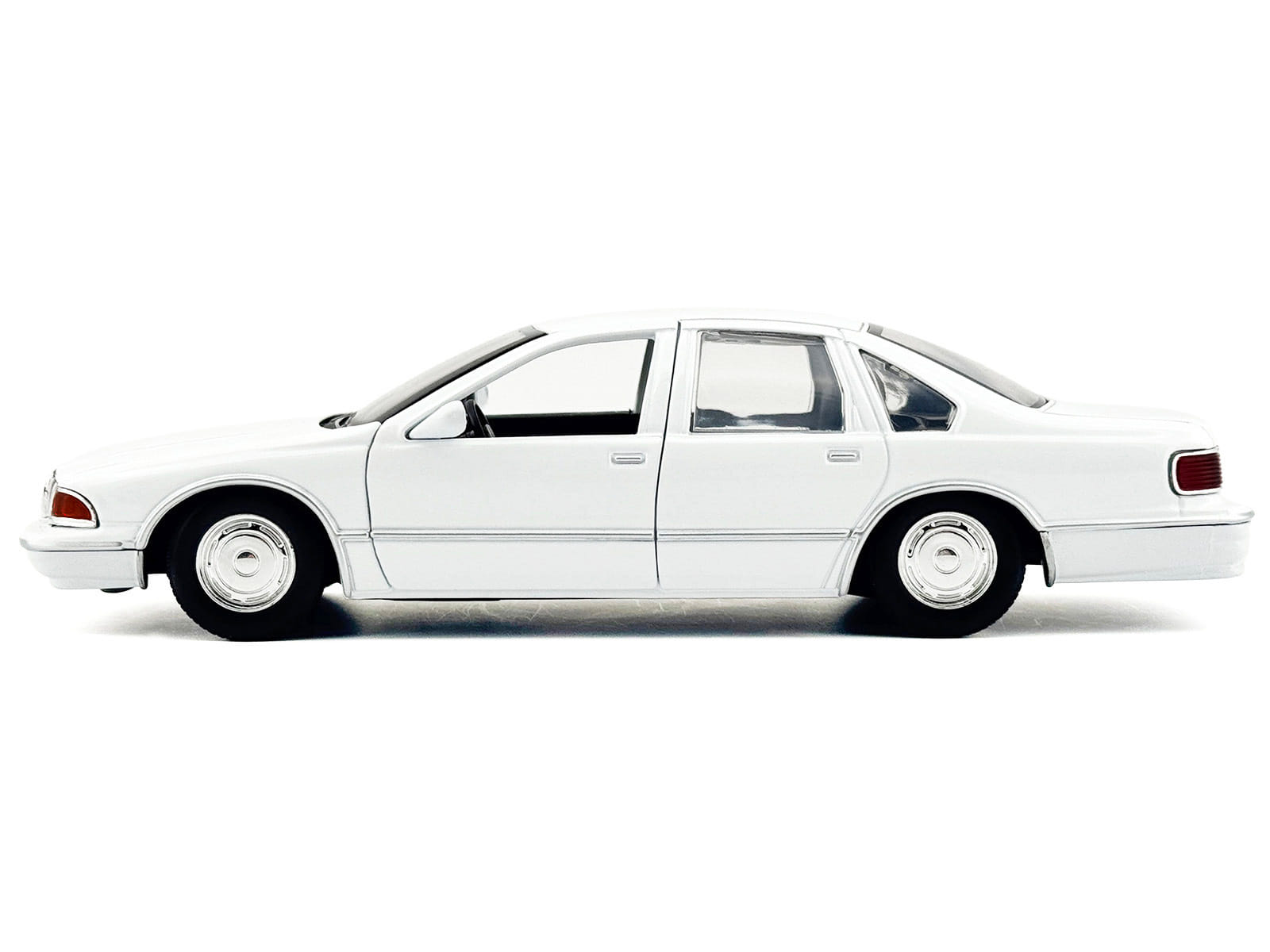 1993 Chevrolet Caprice Police Car Unmarked White "Custom Builder's Kit" Series 1/24 Diecast Model Car by Motormax - Image 2