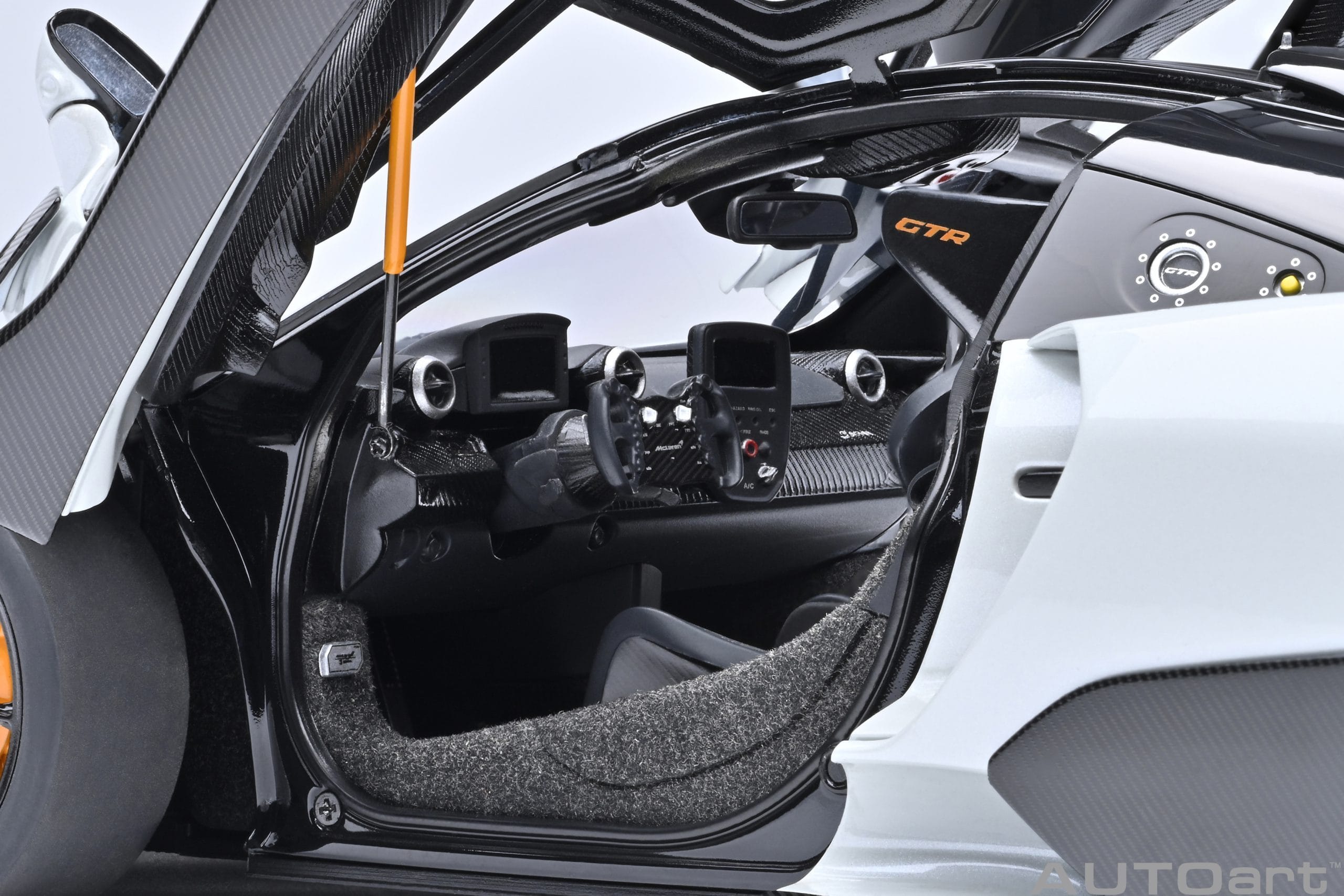 McLaren Senna GTR Silica White with Black Top 1/18 Model Car by Autoart - Image 3