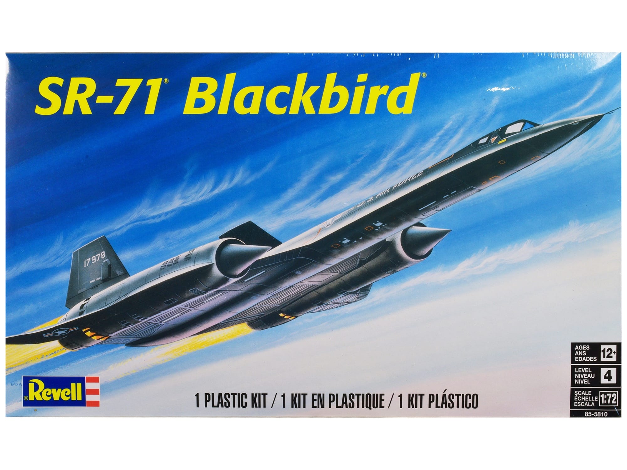 Level 4 Model Kit Lockheed SR-71 Blackbird Reconnaissance Aircraft 1/72 Scale Model by Revell - Image 4
