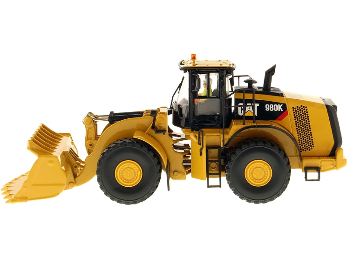CAT Caterpillar 980K Wheel Loader Rock Configuration with Operator "Core Classics Series" 1/50 Diecast Model by Diecast Masters - Image 2