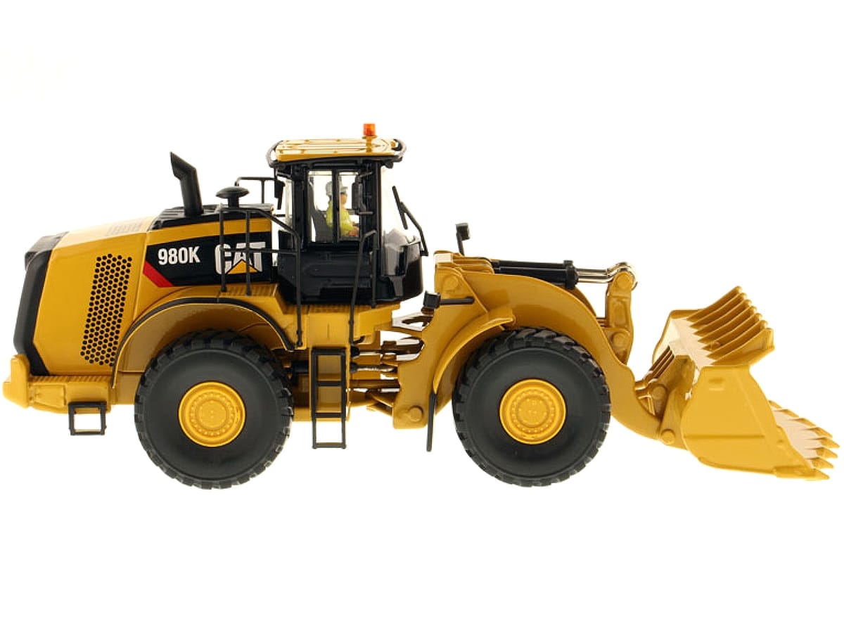 CAT Caterpillar 980K Wheel Loader Rock Configuration with Operator "Core Classics Series" 1/50 Diecast Model by Diecast Masters - Image 5