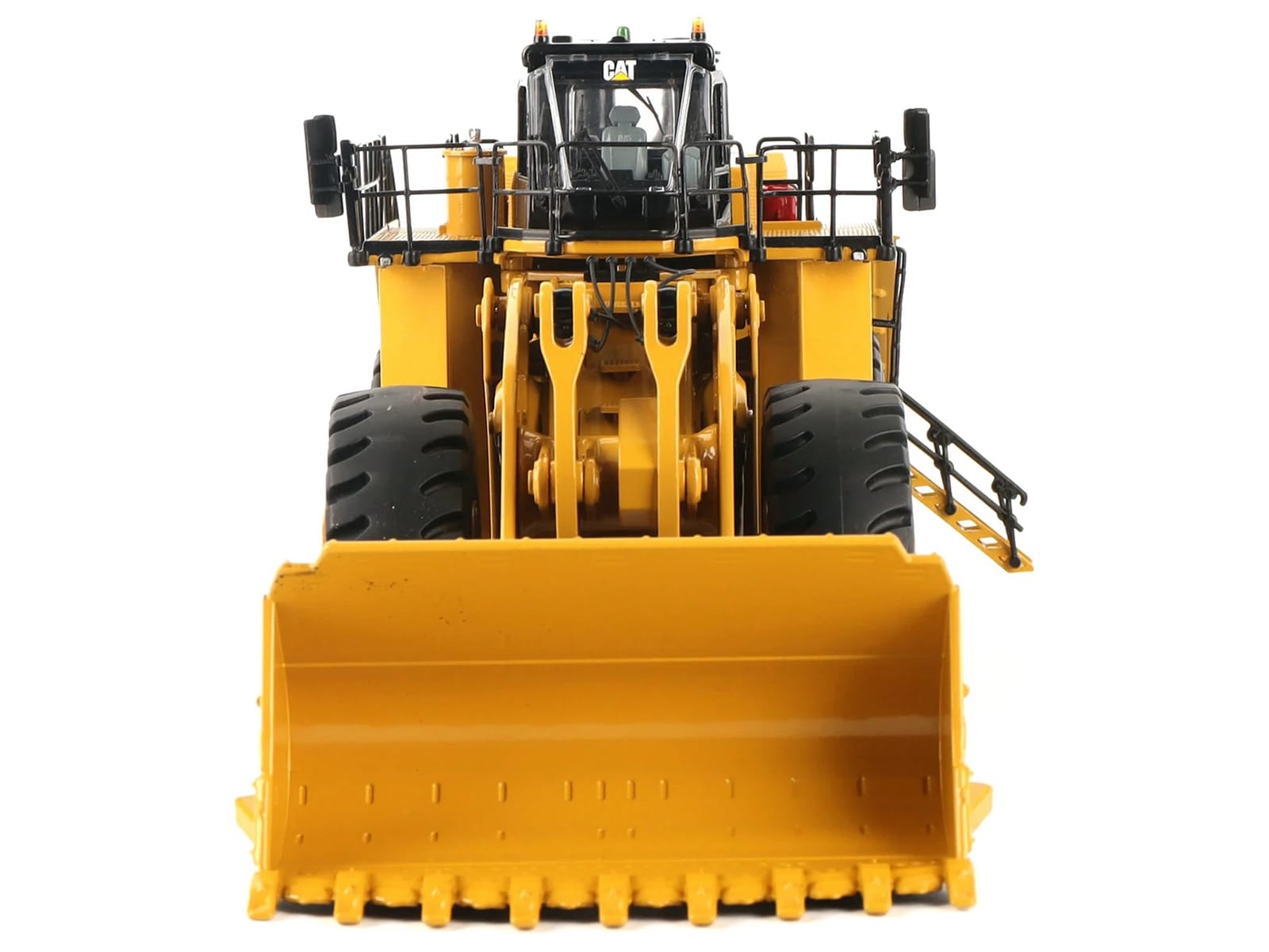 CAT Caterpillar 995 Wheel Loader Yellow "High Line Series" 1/50 Diecast Model by Diecast Masters - Image 2