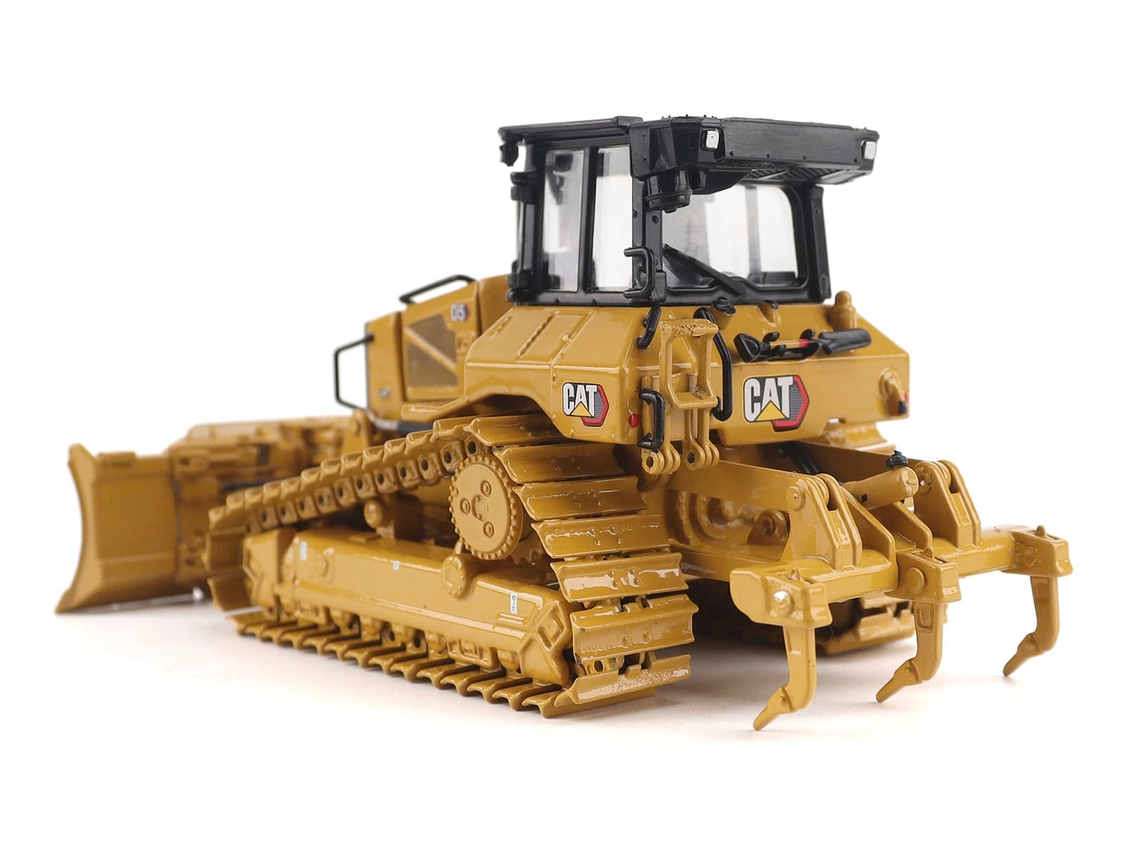 CAT Caterpillar D5 LGP Track-Type Dozer Yellow "High Line" Series 1/50 Diecast Model by Diecast Masters - Image 4