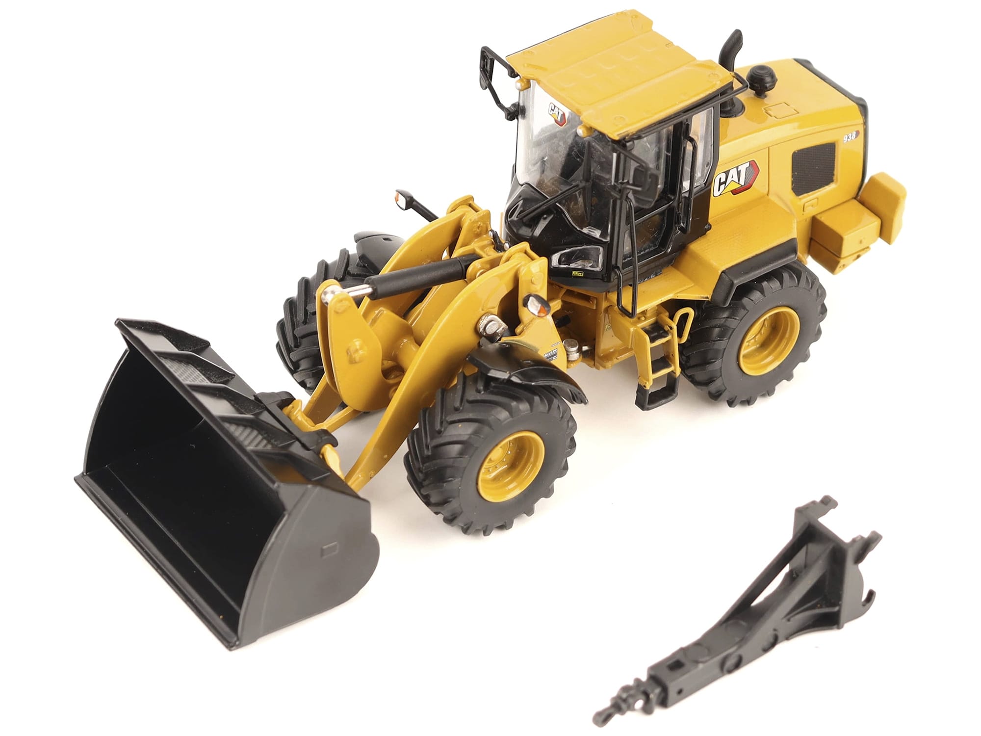 CAT Caterpillar 938 Wheel Loader with Operator Yellow "High Line" Series 1/50 Diecast Model by Diecast Masters - Image 4
