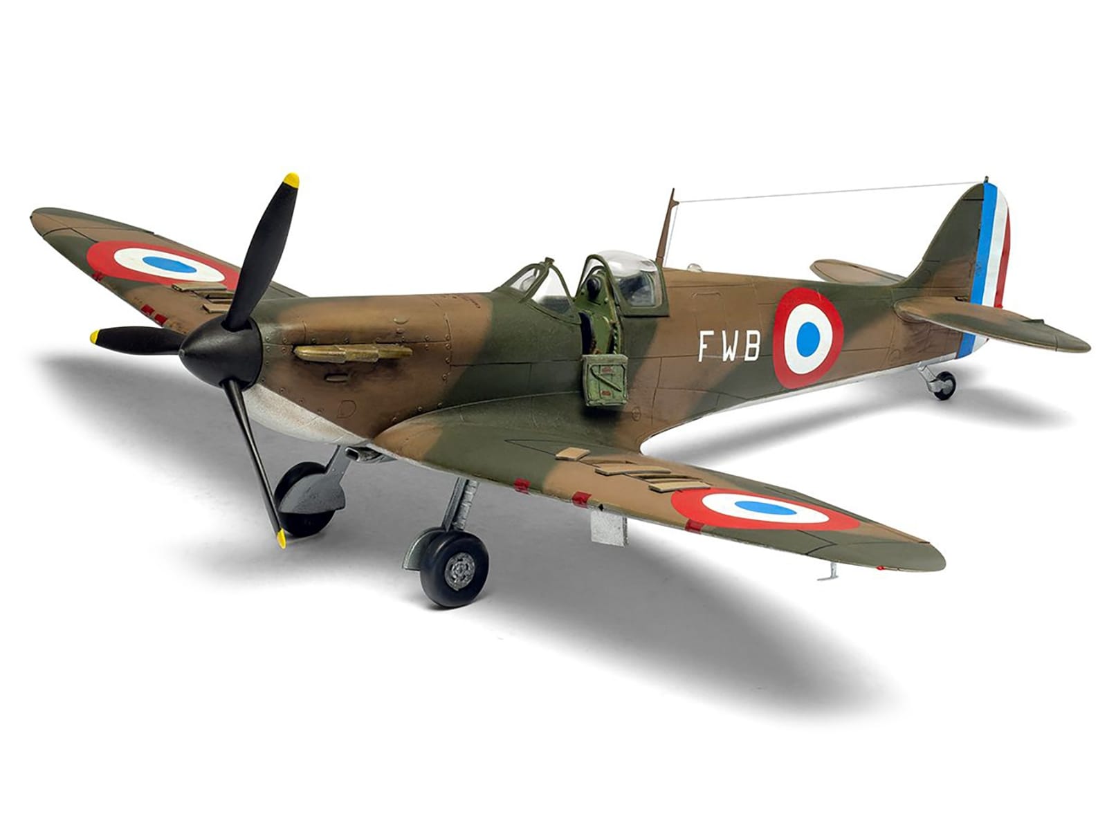 Level 2 Model Kit Supermarine Spitfire Mk.I Fighter Aircraft with 3 Scheme Options 1/48 Plastic Model Kit by Airfix - Image 5