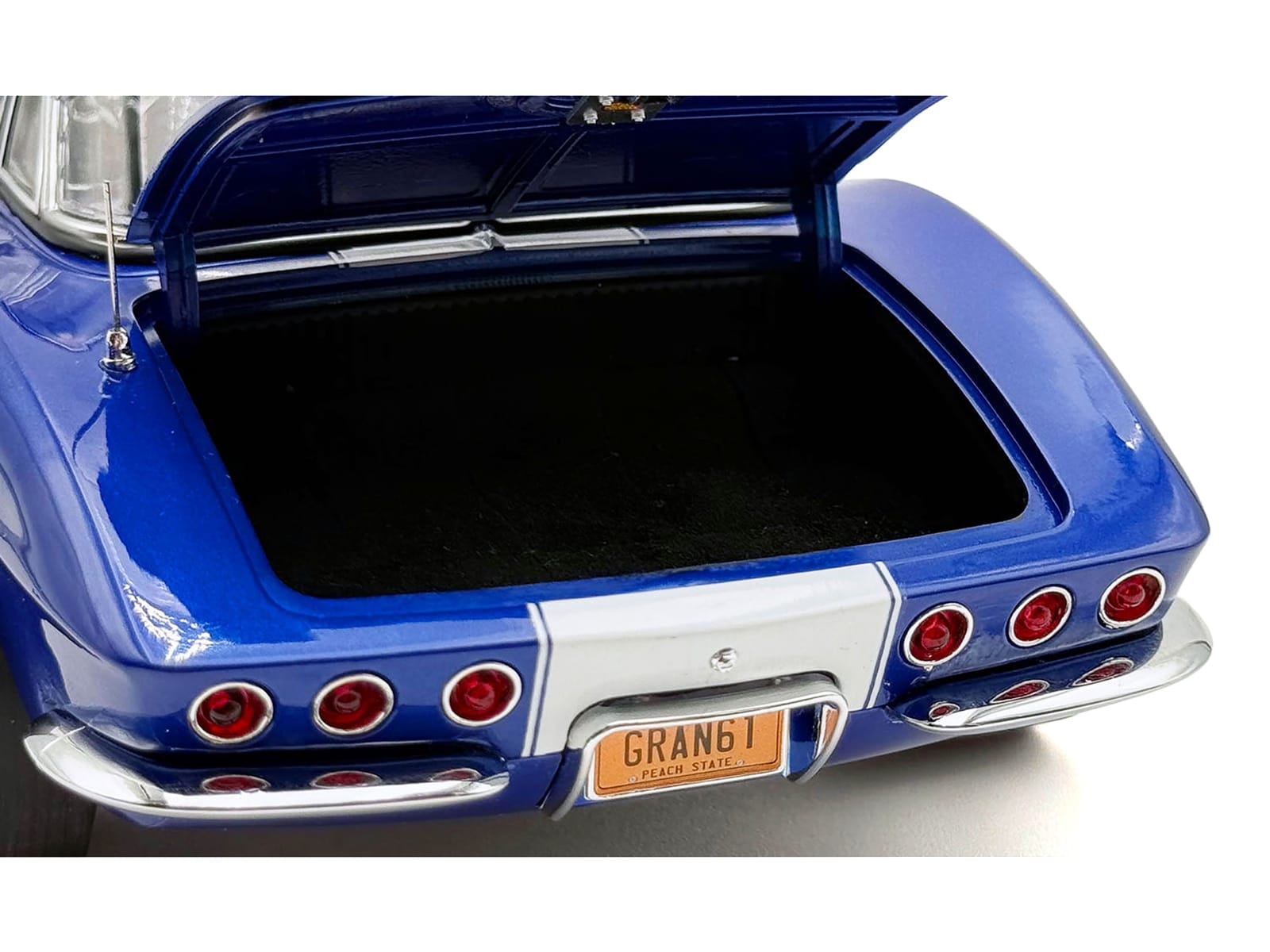1961 Chevrolet Corvette Grand Sport Gasser Admiral Blue Metallic with White Stripe Limited Edition to 204 pieces Worldwide 1/18 Diecast Model Car by ACME - Image 4