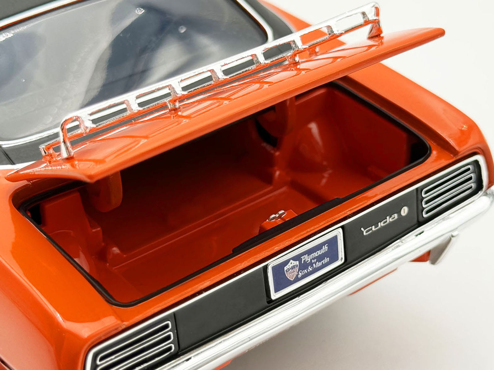 1970 Plymouth HEMI Cuda "Sun Kissed Cuda - Sox & Martin" Vitamin C Orange with Black Vinyl Top Limited Edition to 444 pieces Worldwide 1/18 Diecast Model Car by ACME - Image 5