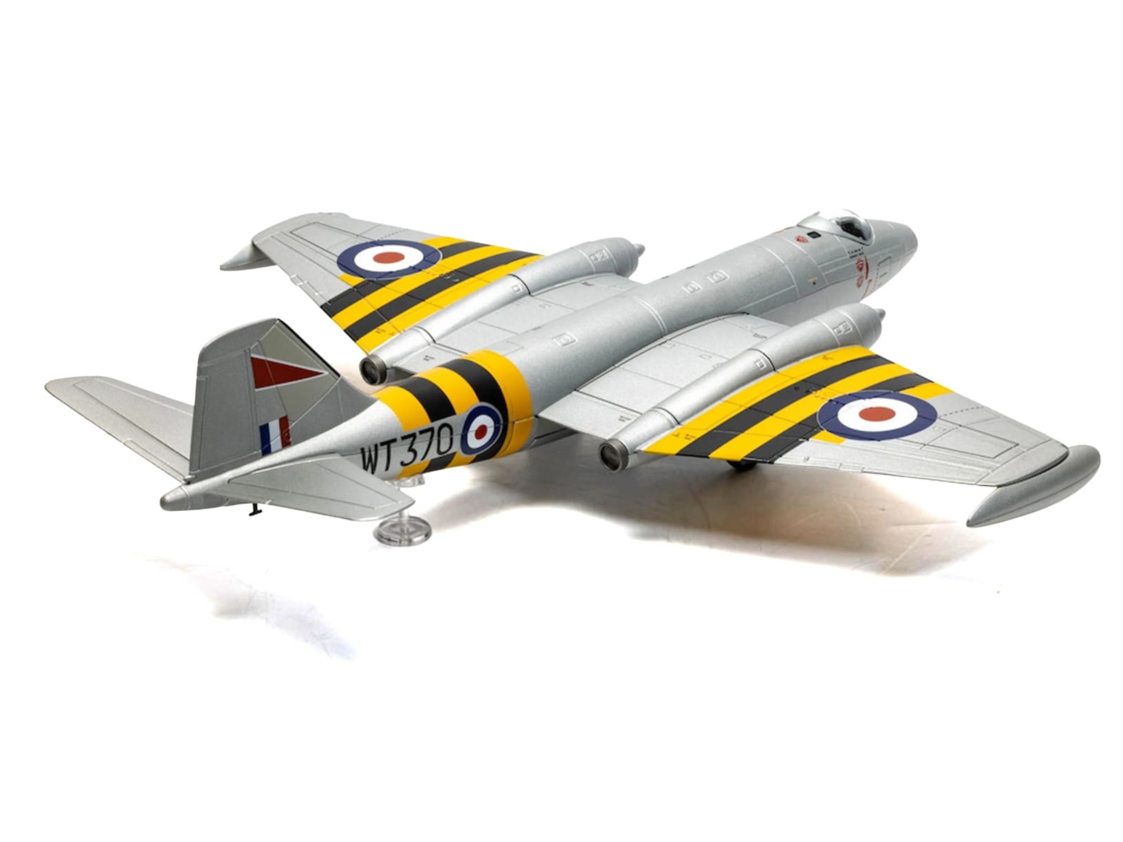 English Electric Canberra B.6 Aircraft "WT370 Wg. Cdr. Paul Mallorie No.139 Squadron Operation Musketeer" (1956) Royal Air Force "The Aviation Archive" Series 1/72 Diecast Model Car by Corgi - Image 4