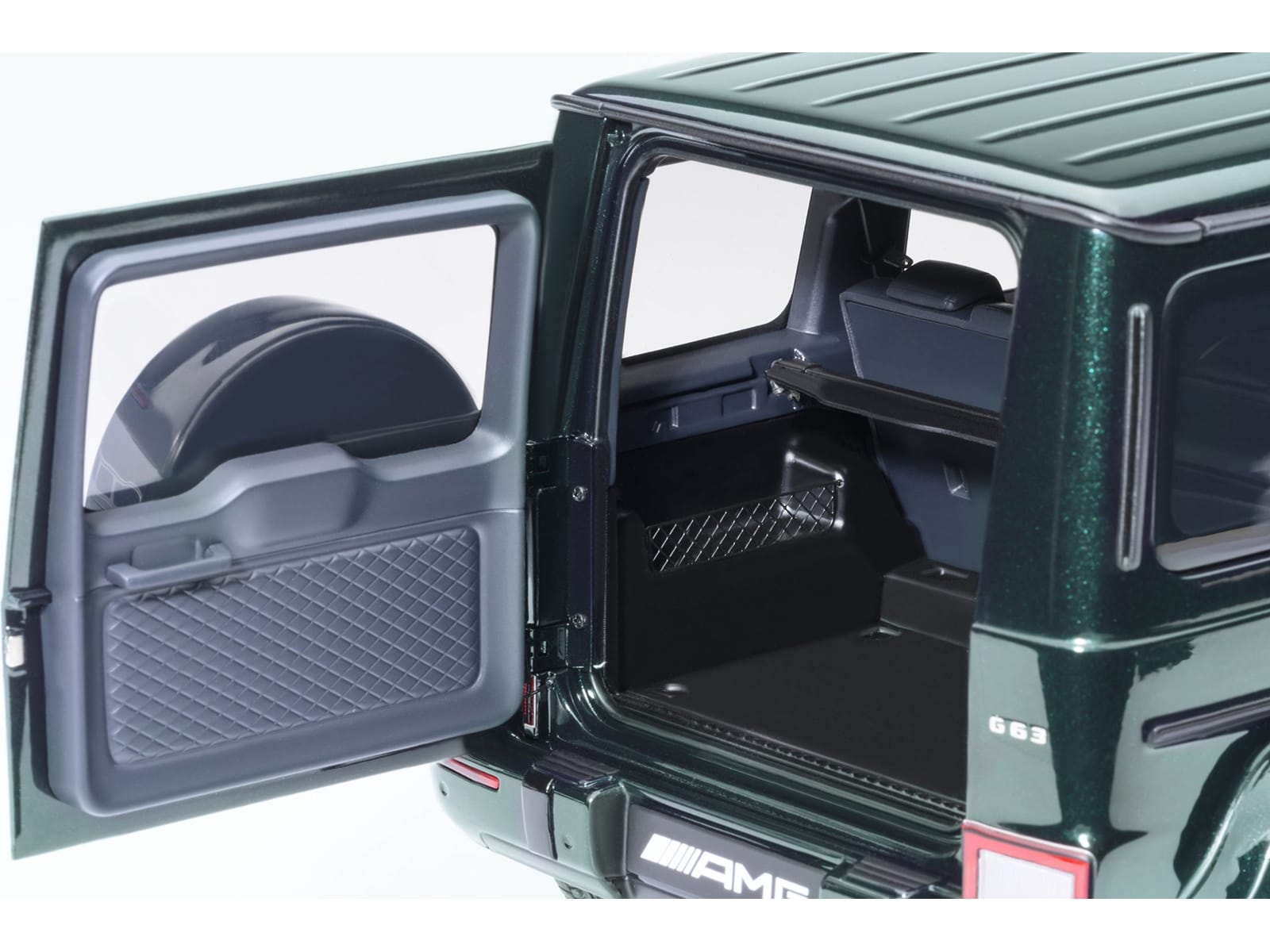 2019 Mercedes-Benz AMG G63 Emerald Green Metallic 1/18 Model Car by Autoart - Image 5