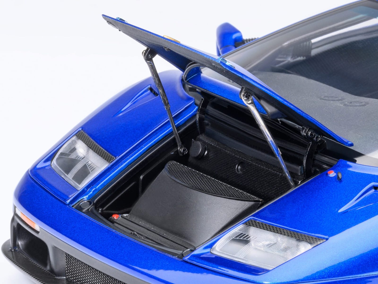 Lamborghini Diablo GTR Monterey Blue Metallic 1/18 Model Car by Autoart - Image 3