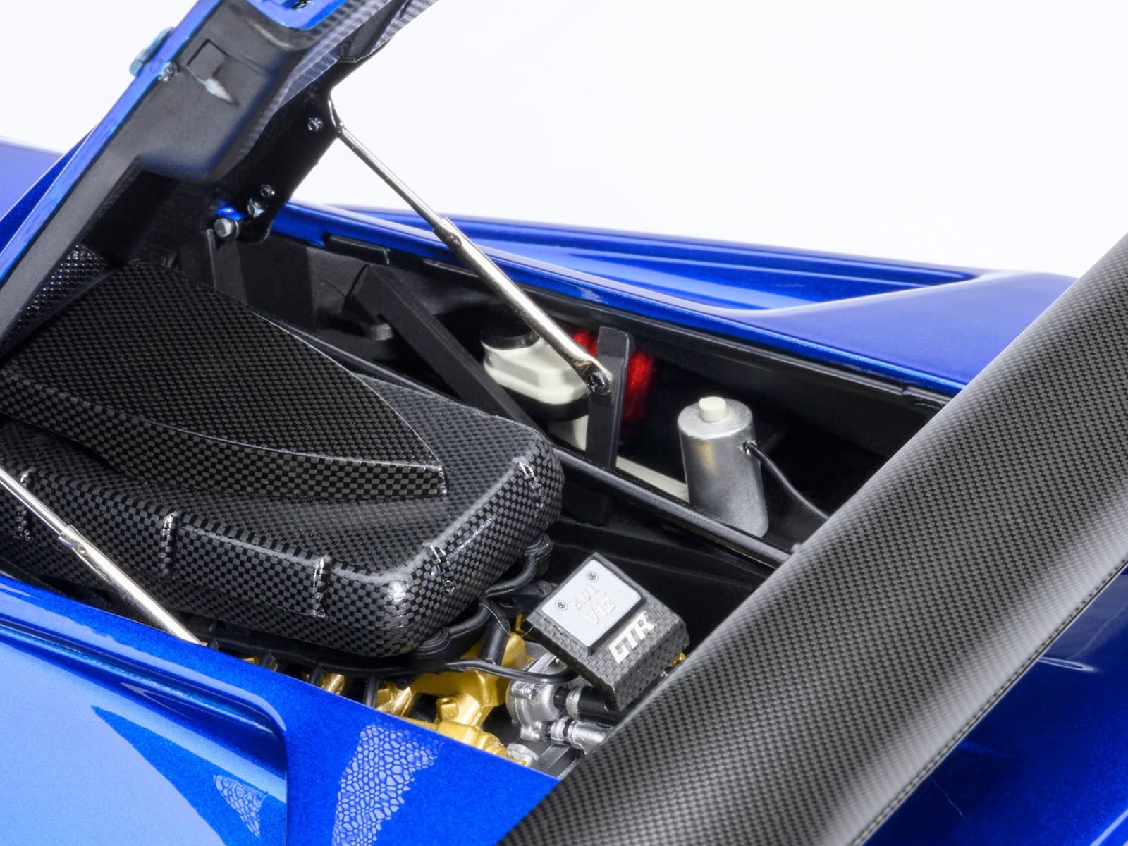 Lamborghini Diablo GTR Monterey Blue Metallic 1/18 Model Car by Autoart - Image 5