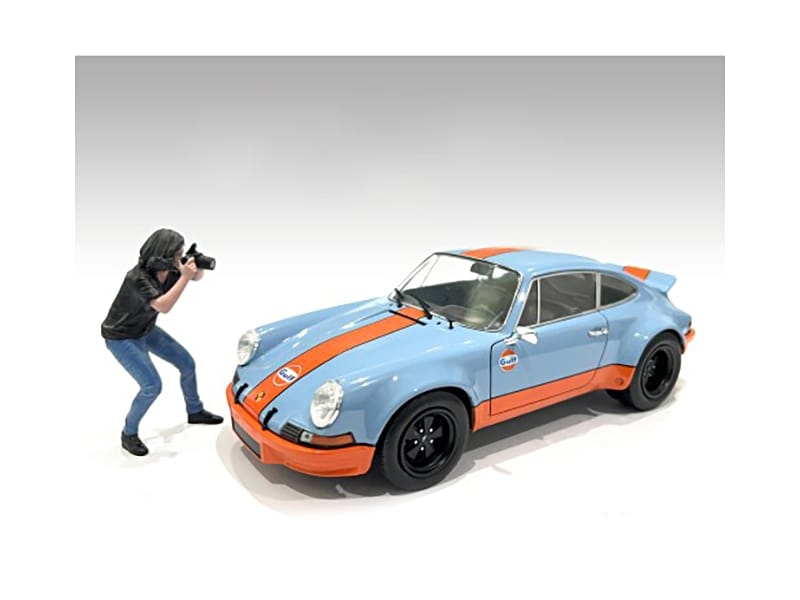 "Photographers" Figure #4 for 1/18 Scale Models by American Diorama