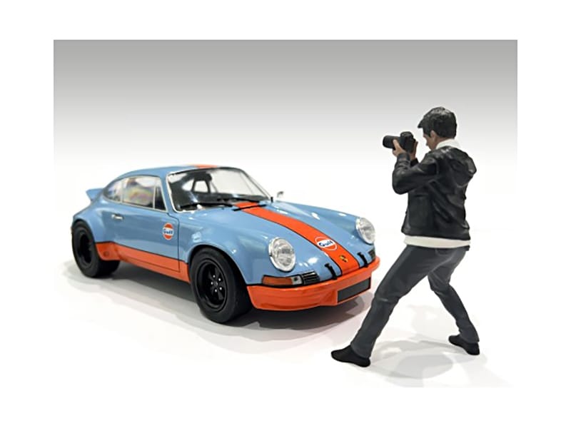 "Photographers" Figure #6 for 1/24 Scale Models by American Diorama - Image 3
