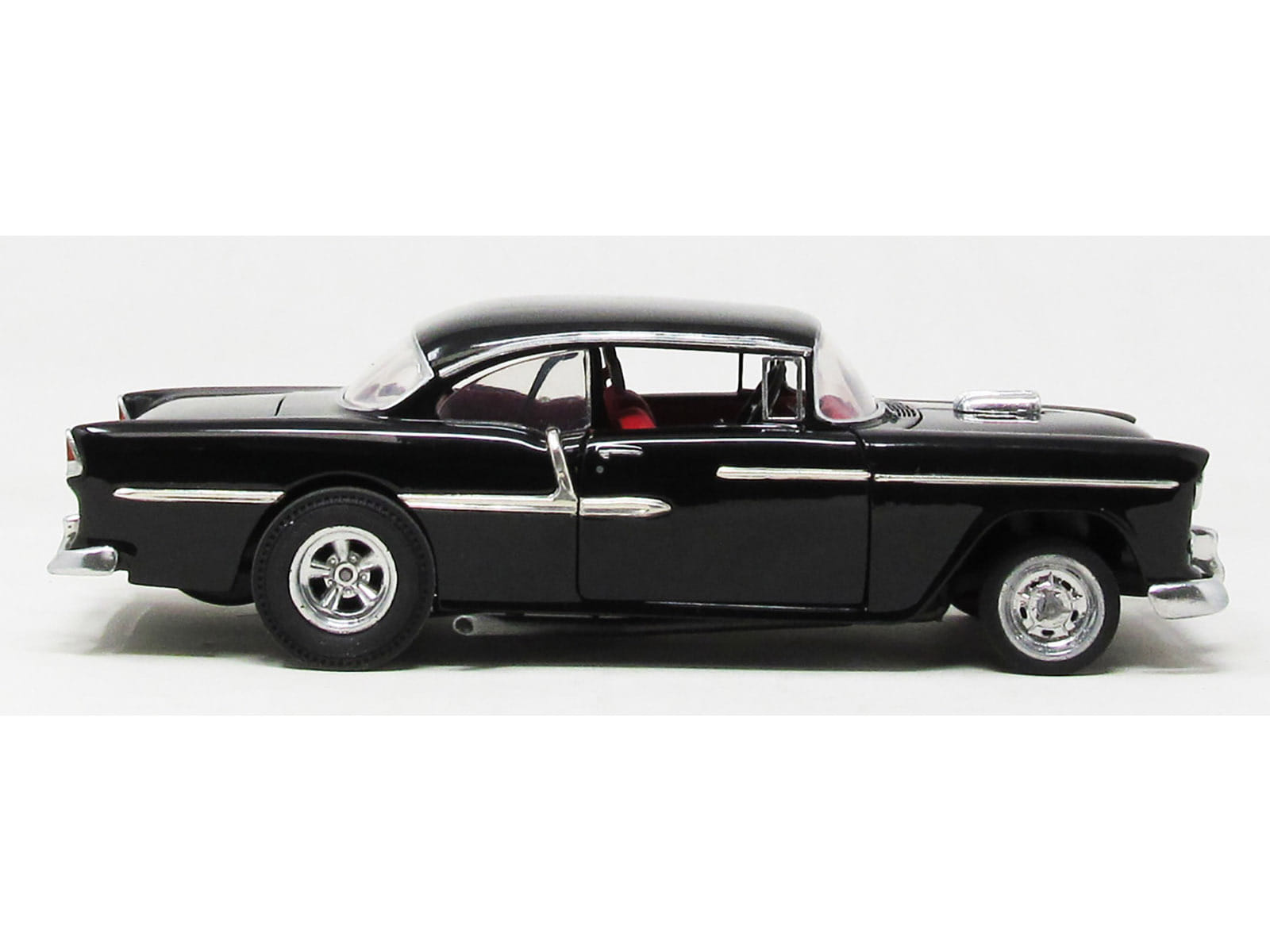 Skill 3 Model Kit 1955 Chevrolet Custom Street Rod "X-Parts Garage" 1/25 Scale Model by Atlantis - Image 3