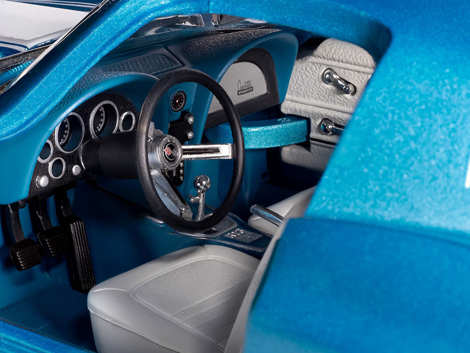 1967 Chevrolet Corvette Stingray Light Blue Metallic with White Hood Stripe "American Muscle" Series 1/18 Diecast Model Car by Auto World - Image 3
