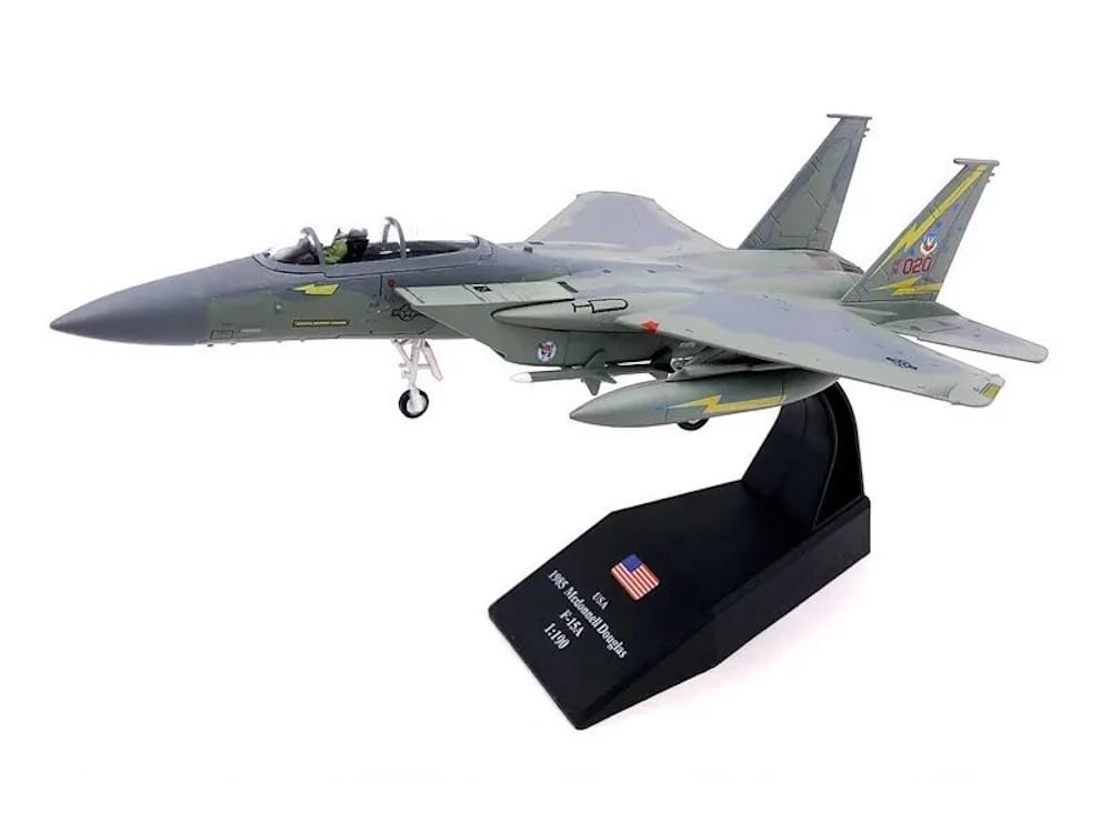 McDonnell Douglas F-15A Eagle Aircraft "Spittin Kittens 5th Fighter-Interceptor Squadron Tactical Air Command Minot AFB" (1985) United States Air Force 1/100 Diecast Model Airplane - Image 2