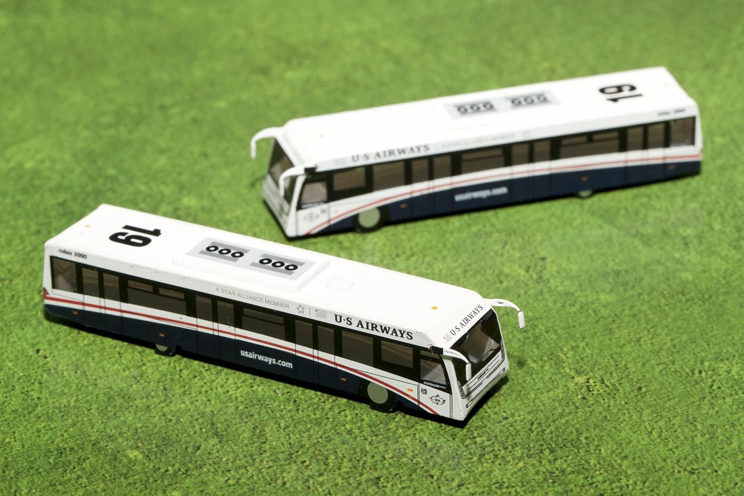 Cobus 3000 Passenger Bus White and Blue “US Airways Shuttle Bus” 2 Piece Set “Gemini 200” Series Diecast Models by GeminiJets