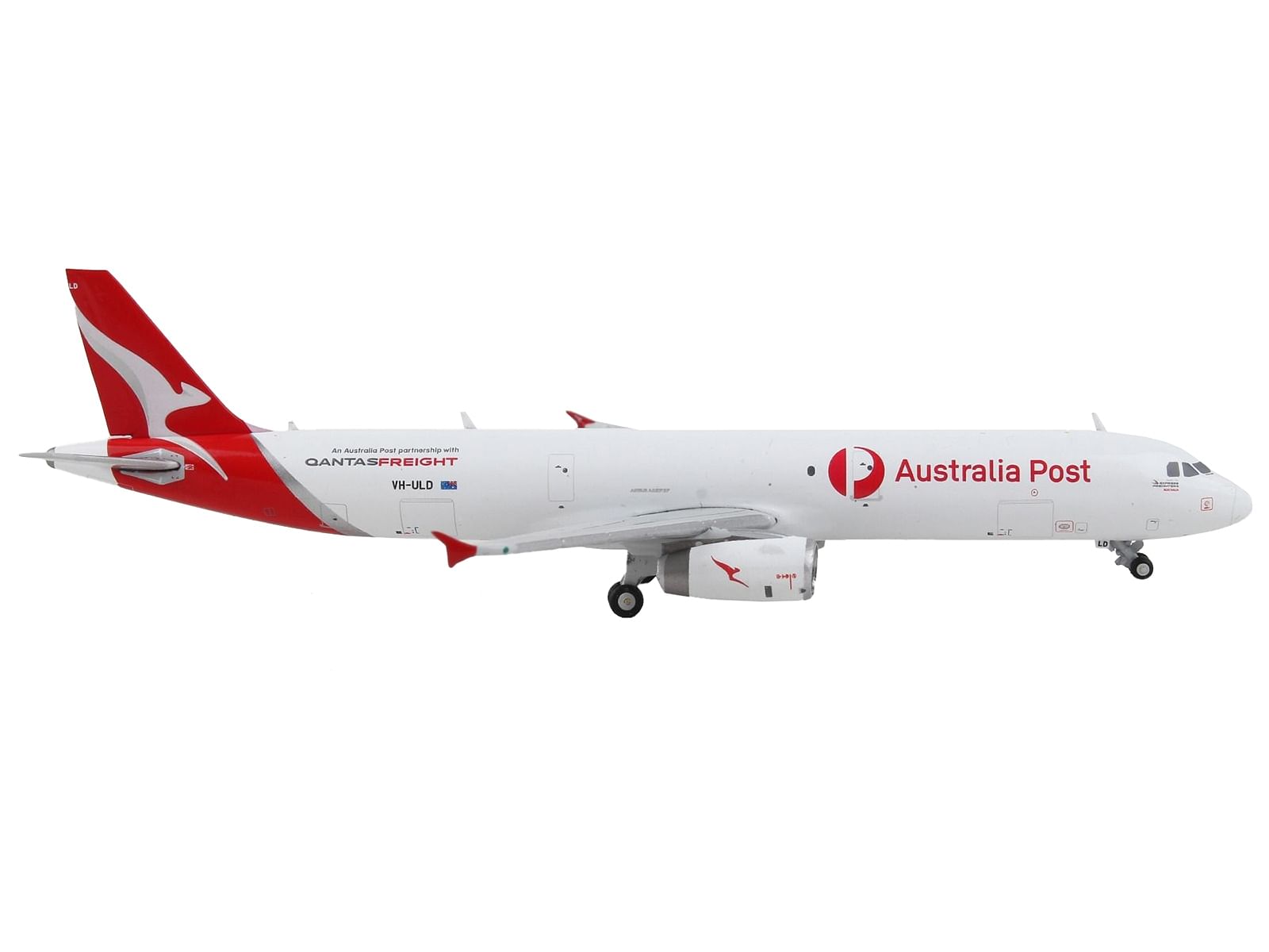 Airbus A321P2F Commercial Aircraft “Qantas Freight – Australia Post” White with Red Tail 1/400 Diecast Model Airplane by GeminiJets