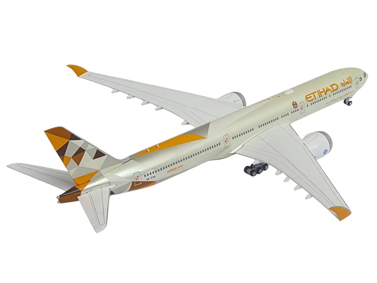Boeing 777-9 Commercial Aircraft "Etihad Airways" (A6-FAA) Beige with Tail Graphics 1/400 Diecast Model Airplane by GeminiJets - Image 4