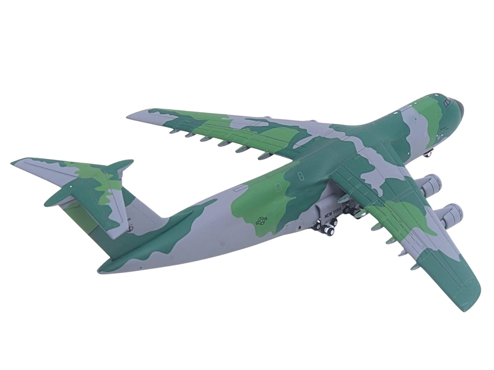 Lockheed C-5M Super Galaxy Transport Aircraft "New York Air National Guard 105th Airlift Wing Stewart Air National Guard Base" United States Air Force (68-0226) Green Camouflage "Gemini Macs" Series 1/400 Diecast Model Airplane by GeminiJets - Image 4
