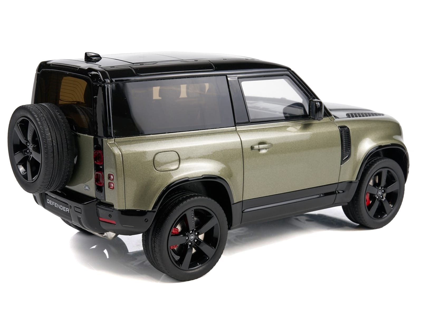 2021 Land Rover Defender 90 P400 X-Dynamic HSE Pangea Green Metallic 1/18 Model Car by GT Spirit - Image 4