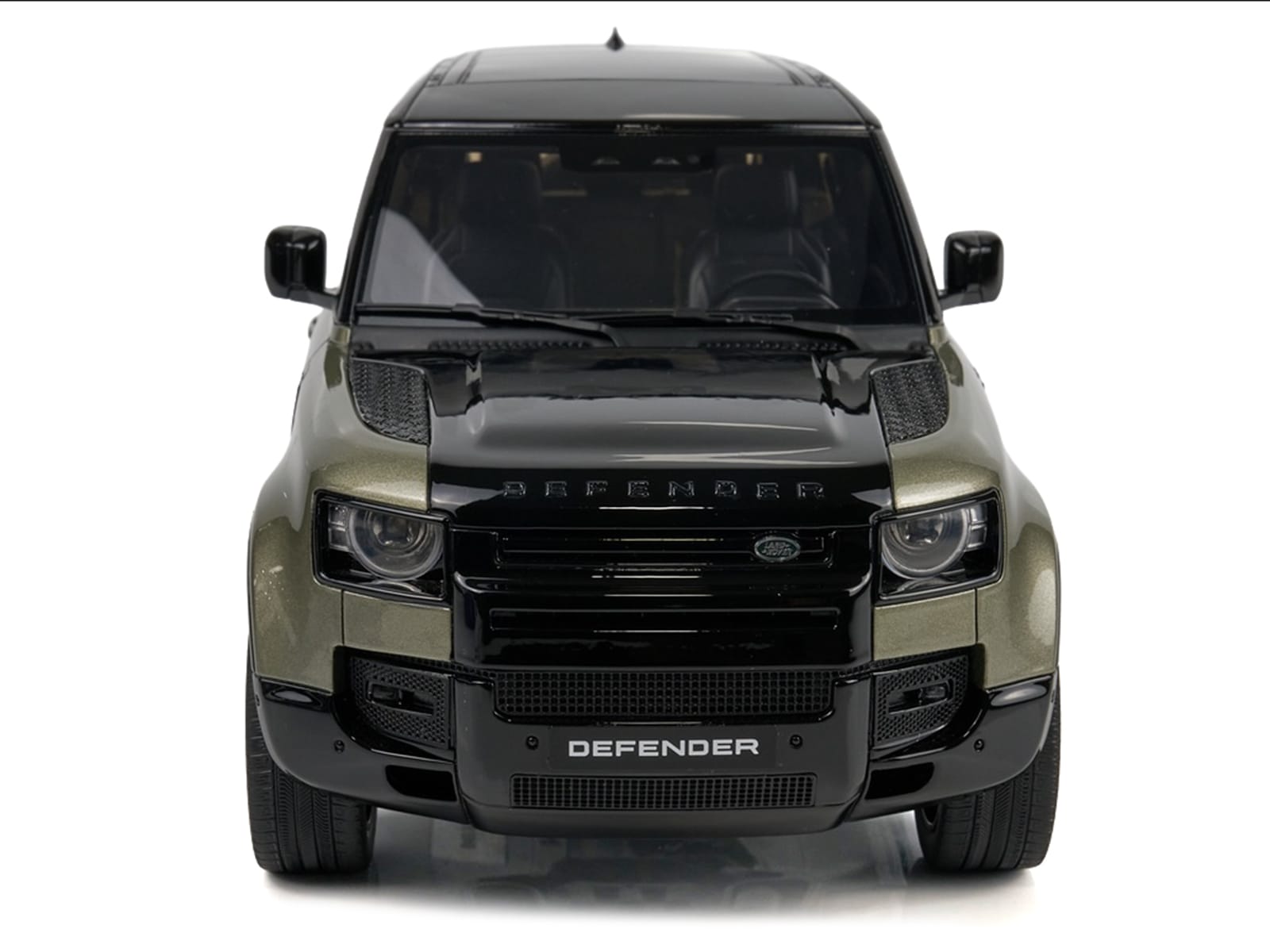 2021 Land Rover Defender 90 P400 X-Dynamic HSE Pangea Green Metallic 1/18 Model Car by GT Spirit - Image 5