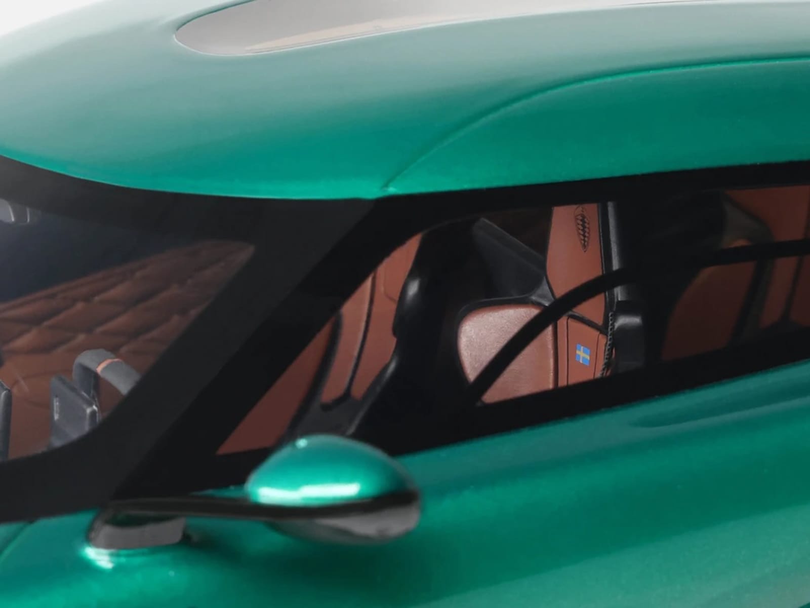 2024 Koenigsegg Gemera Racing Green Metallic 1/18 Model Car by GT Spirit - Image 2