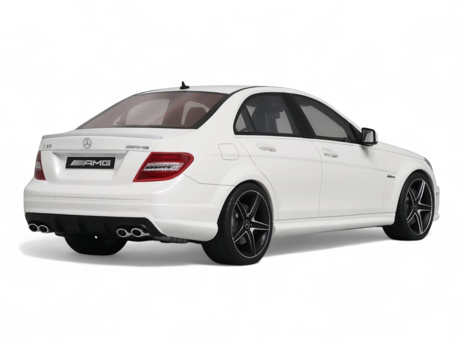 2007 Mercedes-Benz C63 AMG Diamond White 1/18 Model Car by GT Spirit - Image 5